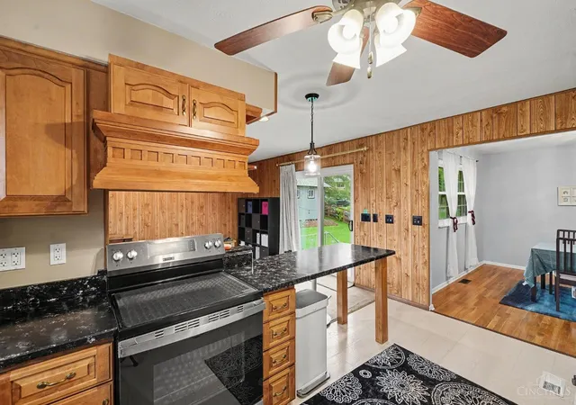 Photo 4 of Sale Pending at 263 Deephaven Dr, Delhi Twp, OH 45238 | MLS# 1890722 | Listing updated on 2026-08-20