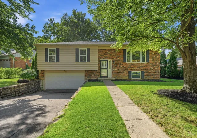 Photo 1 of Single family home for sale at 1987 Gainsborough Ln, Anderson Twp, OH 45230 | MLS# 1890695 | Listing updated on 2026-09-10