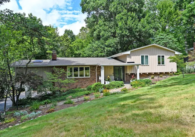 Photo 4 of Sale Pending at 6024 Crittenden Dr, Cincinnati, OH 45244 | MLS# 1890772 | Listing updated on 2026-09-08