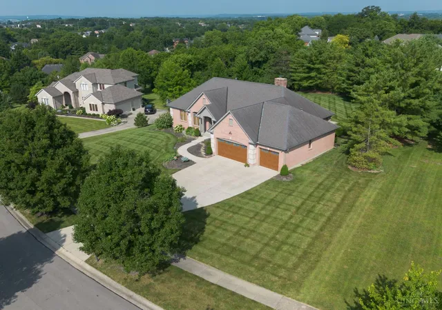 Photo 4 of Sale Pending at 6955 Tradewinds Ct, Liberty Twp, OH 45011 | MLS# 1890777 | Listing updated on 2026-08-17
