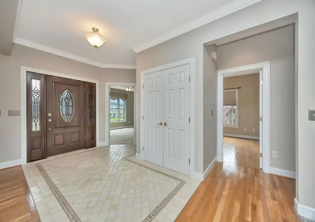 Photo 3 of Single family home for sale at 4004 Hickory Holw Dr, Ross Twp, OH 45013 | MLS# 1890750 | Listing updated on 2026-09-14