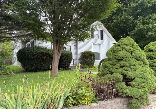 3rd image of 204 Main St, College Corner, OH 45003 | MLS# 1890733