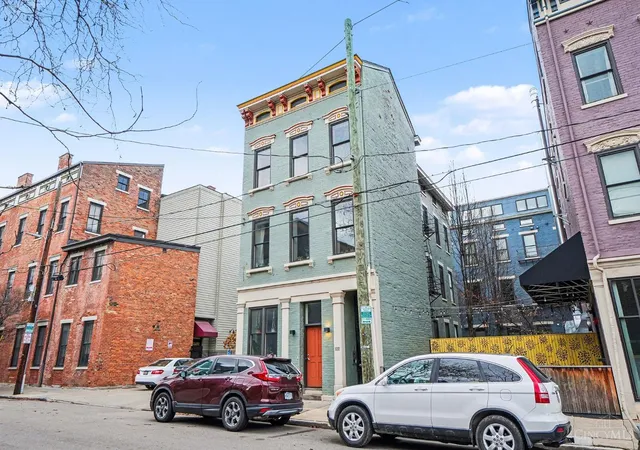 Photo 3 of Townhouse for sale at 122 W 15th Street #223, Cincinnati, OH 45202 | MLS# 1890828 | Listing updated on 2026-09-11