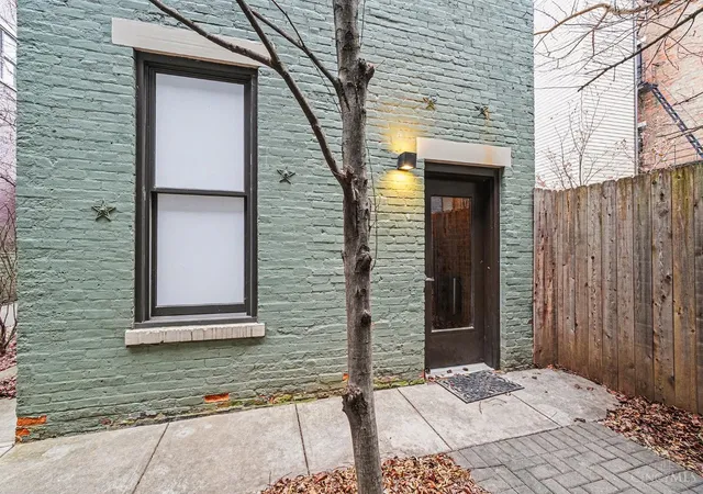 Photo 3 of Townhouse for sale at 122 W 15th Street #223, Cincinnati, OH 45202 | MLS# 1890828 | Listing updated on 2026-09-11