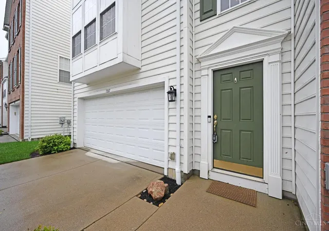 Photo 2 of Single family home for sale at 7207 Ivy Way, Newtown, OH 45244 | MLS# 1890851 | Listing updated on 2026-09-08