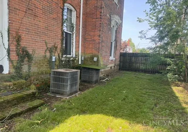 Photo 3 of Single family home for sale at 325 Cherry St, Washington Court Hous, OH 43160 | MLS# 1890850 | Listing updated on 2026-09-17
