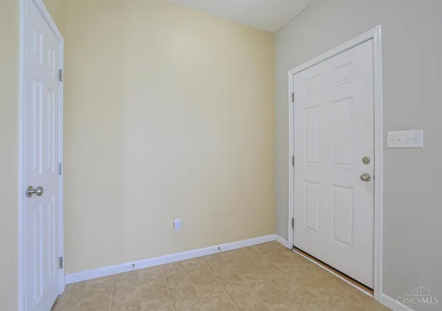 4th image of 3191 Running Deer Trl, Franklin Twp, OH 45005 | MLS# 1890895