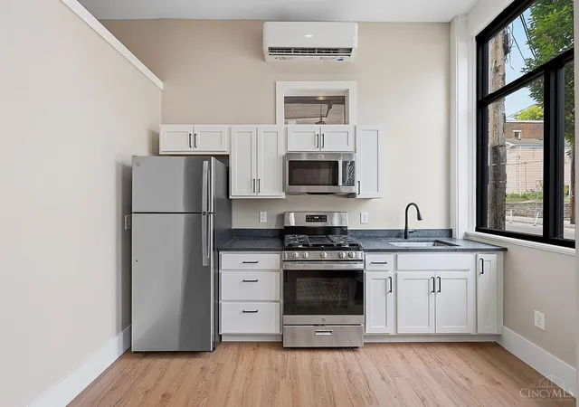 Photo 4 of Sale Pending at 1669 Blue Rock St, Cincinnati, OH 45223 | MLS# 1890904 | Listing updated on 2026-09-21