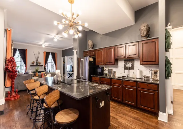 Listing Photo 5 - Condo for sale in building located at 846 Lincoln Ave, Cincinnati, OH 45206