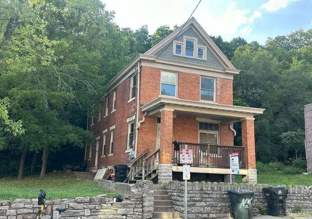 2nd image of 2307 Vine St, Cincinnati, OH 45219 | MLS# 1890825