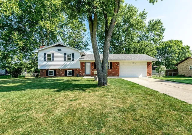 1st image of 8831 Twincreek Dr, Franklin Twp, OH 45005 | MLS# 1886445