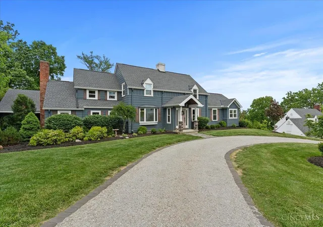 Photo 2 of Single family home for sale at 338 Compton Hills Dr, Wyoming, OH 45215 | MLS# 1890963 | Listing updated on 2026-09-02