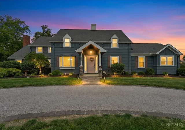 Photo 3 of Single family home for sale at 338 Compton Hills Dr, Wyoming, OH 45215 | MLS# 1890963 | Listing updated on 2026-09-02