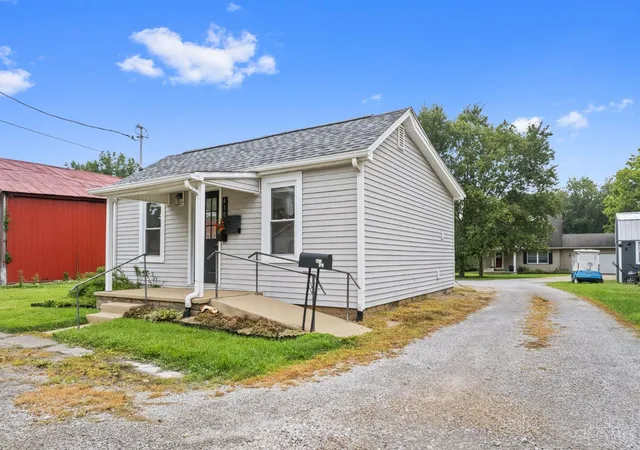 2nd image of 410 N Elm St, Pleasant Twp, OH 45121 | MLS# 1890956