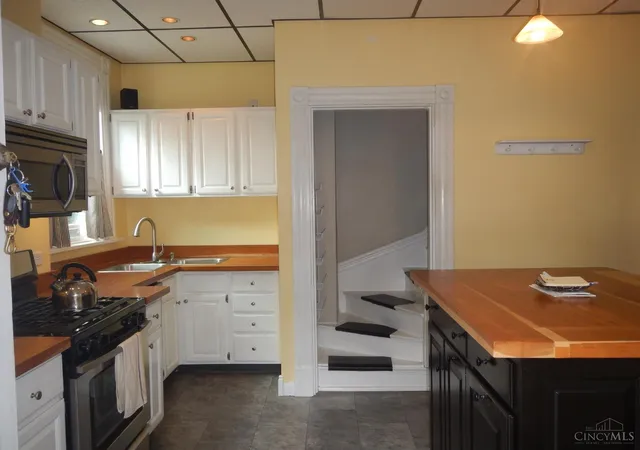 Photo 3 of Sale Pending at 429 Considine Ave, Cincinnati, OH 45205 | MLS# 1890831 | Listing updated on 2026-09-09