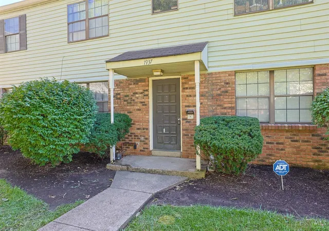 Photo 3 of Sale Pending at 1937 Chaucer Dr #A, Sycamore Twp, OH 45237 | MLS# 1890844 | Listing updated on 2026-08-28