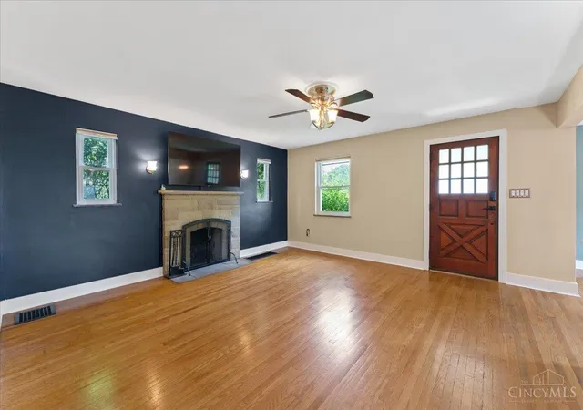 Photo 4 of Single family home for sale at 2304 E Galbraith Rd, Reading, OH 45237 | MLS# 1890991 | Listing updated on 2026-08-19