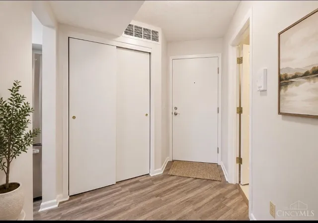 3rd image of 537 Aspen Glen Dr #408, Union Twp, OH 45244 | MLS# 1891009