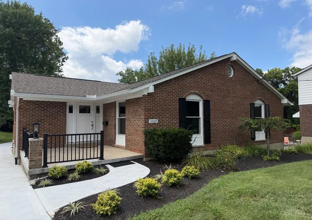 Photo 2 of Single family home for sale at 5569 Goldcrest Dr, Green Twp, OH 45238 | MLS# 1891014 | Listing updated on 2026-09-02