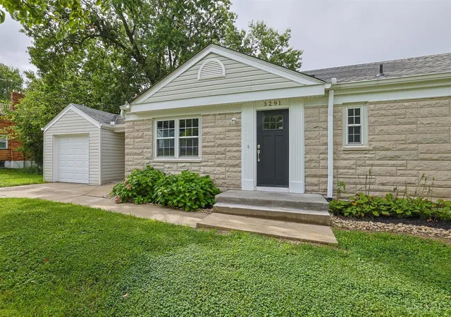 Photo 3 of Sale Pending at 3291 Tulsa Ct, Cincinnati, OH 45238 | MLS# 1891028 | Listing updated on 2026-08-24