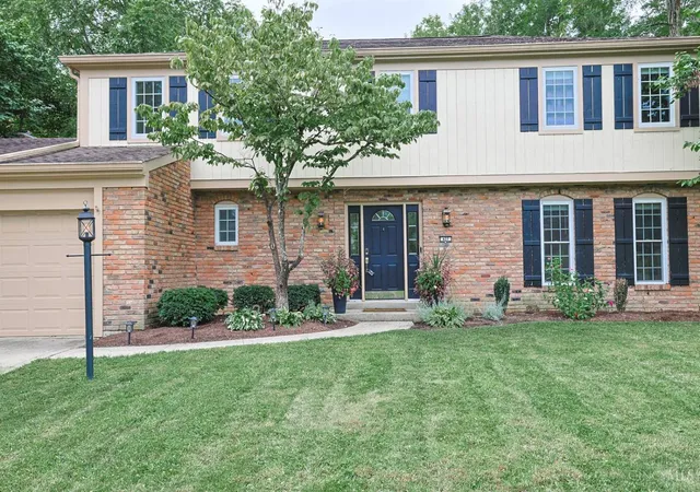 3rd image of 427 Flemridge Ct, Wyoming, OH 45231 | MLS# 1891024