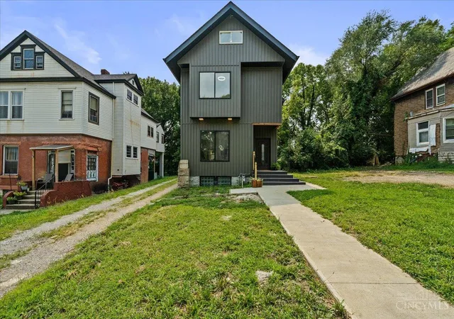 Photo 2 of Single family home for sale at 837 Rockdale Ave, Cincinnati, OH 45229 | MLS# 1891026 | Listing updated on 2026-08-20