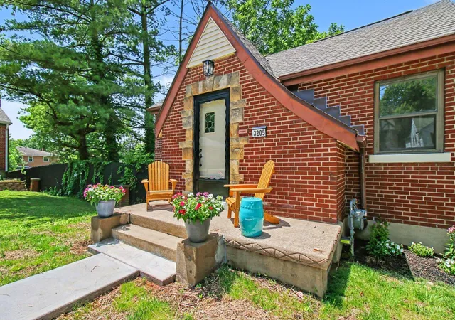 2nd image of 3205 Stanhope Ave, Cincinnati, OH 45211 | MLS# 1891071