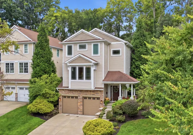 Photo 1 of Sale Pending at 608 Rushton Rd, Cincinnati, OH 45226 | MLS# 1890241 | Listing updated on 2026-08-26