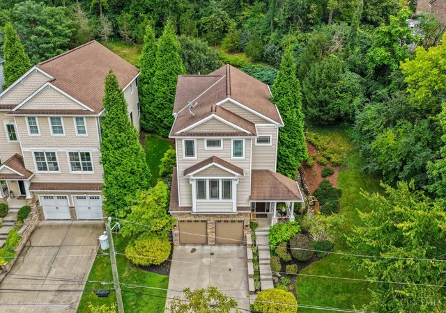 Photo 2 of Sale Pending at 608 Rushton Rd, Cincinnati, OH 45226 | MLS# 1890241 | Listing updated on 2026-08-26