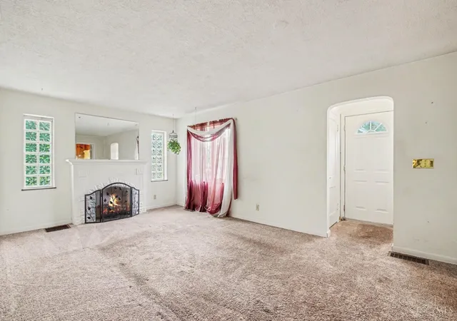 Photo 4 of Sale Pending at 8317 Lake Ave, Sycamore Twp, OH 45236 | MLS# 1889876 | Listing updated on 2026-09-14