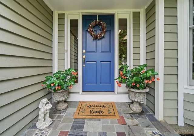 Photo 3 of Sale Pending at 8183 Lyndhurst Ct, Sycamore Twp, OH 45249 | MLS# 1889674 | Listing updated on 2026-10-06