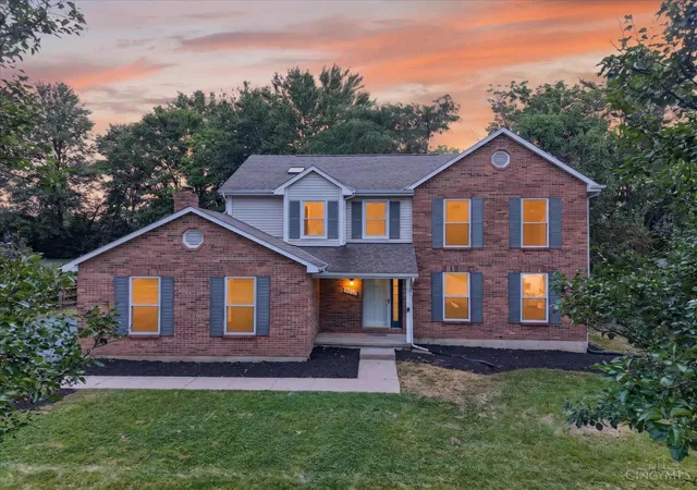 Photo 1 of Sale Pending at 3200 Shadow Ridge Dr, Loveland, OH 45140 | MLS# 1891039 | Listing updated on 2026-08-28