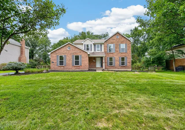 Photo 2 of Sale Pending at 3200 Shadow Ridge Dr, Loveland, OH 45140 | MLS# 1891039 | Listing updated on 2026-08-28