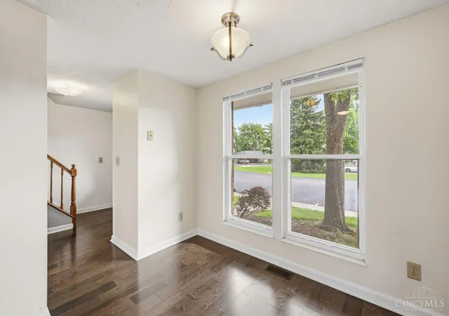 Listing Photo 5 - Condo for sale in building located at 6668 Ashley Ct, Mason, OH 45040