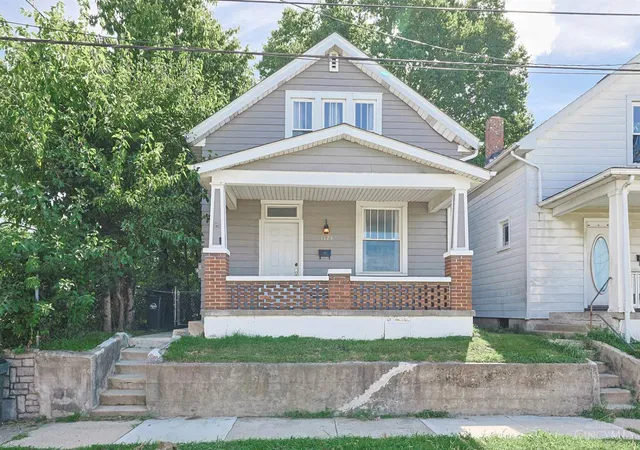 1st image of 1124 S 11th St, Hamilton, OH 45011 | MLS# 1891142