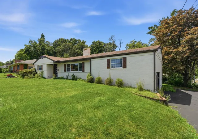 Photo 2 of Single family home for sale at 9299 Fidelis Dr, Blue Ash, OH 45242 | MLS# 1890951 | Listing updated on 2026-08-29