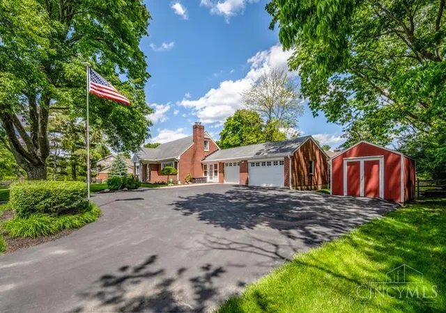 2nd image of 8188 Columbia Rd, Maineville, OH 45039 | MLS# 1891157
