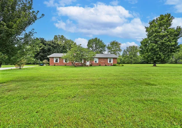 3rd image of 913 Hopewell Rd, Franklin Twp, OH 45120 | MLS# 1891150