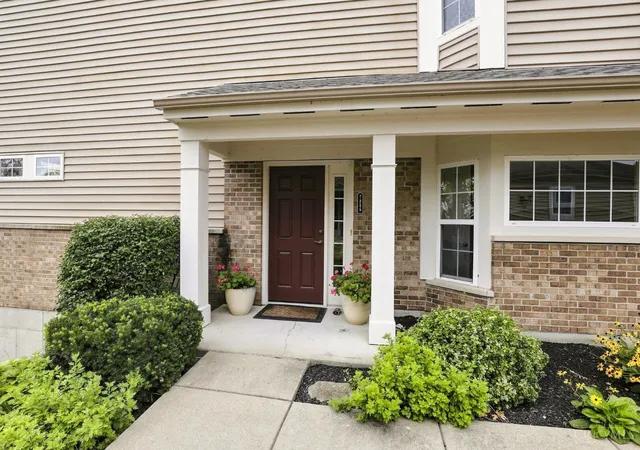 Photo 2 of Condo for sale at 7886 Brg Point Dr, Green Twp, OH 45248 | MLS# 1890581 | Listing updated on 2026-09-10