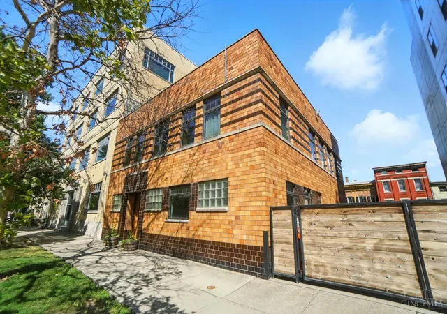 2nd image of 1628 Central Pkwy, Cincinnati, OH 45202 | MLS# 1891183