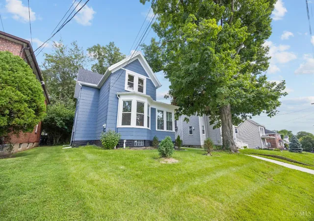 Photo 2 of Single family home for sale at 6832 Kenton Ave, Silverton, OH 45236 | MLS# 1891072 | Listing updated on 2026-09-12
