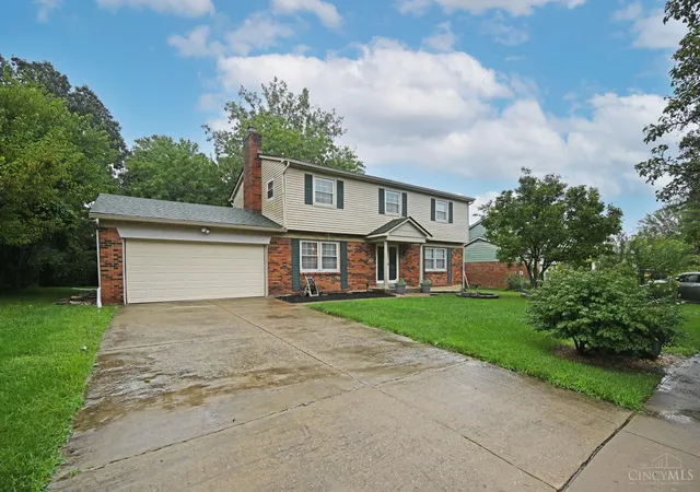 Photo 3 of Sale Pending at 12012 Cantrell Dr, Springdale, OH 45246 | MLS# 1891109 | Listing updated on 2026-08-24