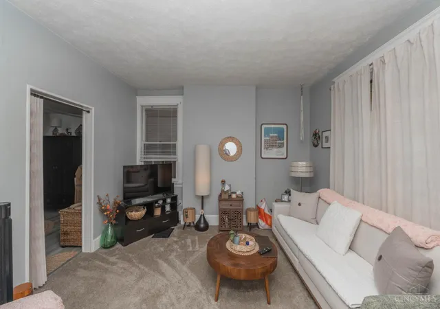 Photo 4 of House for sale at 1063 Winfield Ave, Cincinnati, OH 45205 | MLS# 1891046 | Listing updated on 2026-09-16