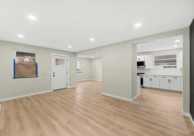 Photo 4 of Sale Pending at 6025 Connecticut Ct, Cincinnati, OH 45224 | MLS# 1890138 | Listing updated on 2026-09-23