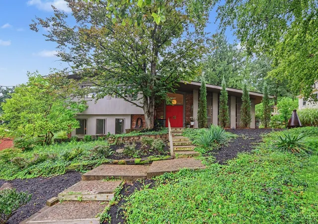 1st image of 1138 Cryer Ave, Cincinnati, OH 45208 | MLS# 1891137