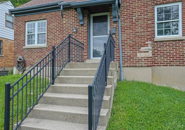 Photo 3 of Sale Pending at 4712 Basil Ln, Delhi Twp, OH 45238 | MLS# 1891197 | Listing updated on 2026-08-26