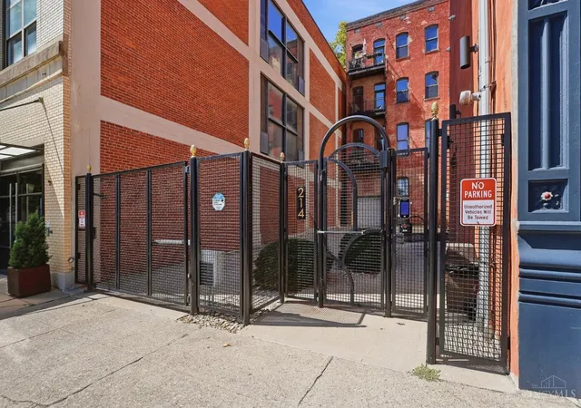 Photo 3 of Condo for sale at 214 E 14th Street #3B, Cincinnati, OH 45202 | MLS# 1891200 | Listing updated on 2026-09-19