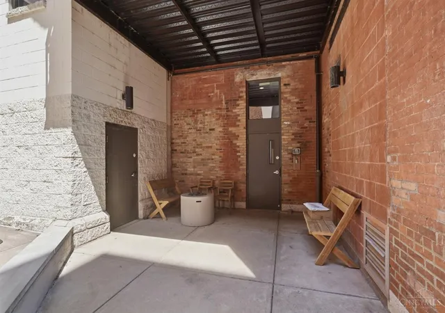 Photo 4 of Condo for sale at 214 E 14th Street #3B, Cincinnati, OH 45202 | MLS# 1891200 | Listing updated on 2026-09-19