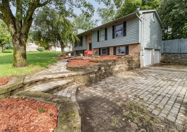 Photo 3 of Single family home for sale at 2196 Resor Rd, Fairfield, OH 45014 | MLS# 1890347 | Listing updated on 2026-10-22