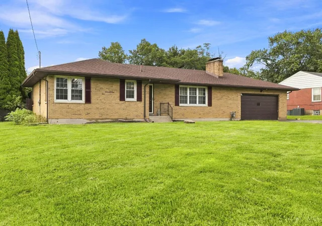 Photo 3 of Single family home for sale at 4575 S Dixie Hwy, Franklin Twp, OH 45005 | MLS# 1890943 | Listing updated on 2026-09-08